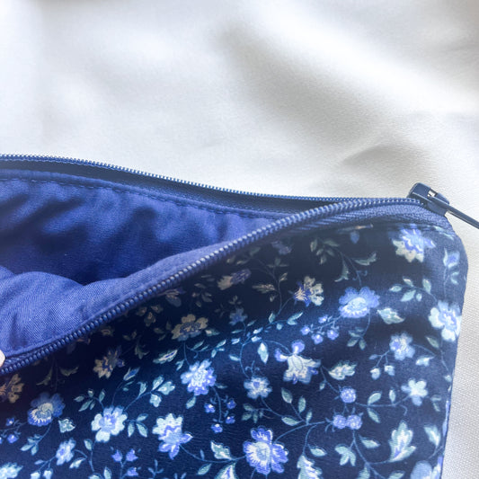 Kindle Pouch - Midnight Posies