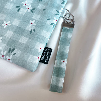 Sage Dasies - E Reader Pouch