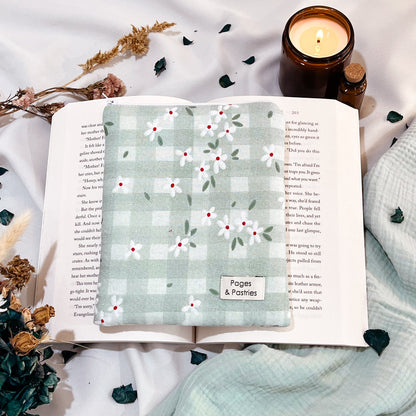 Kindle Pouch - Sage Daisies